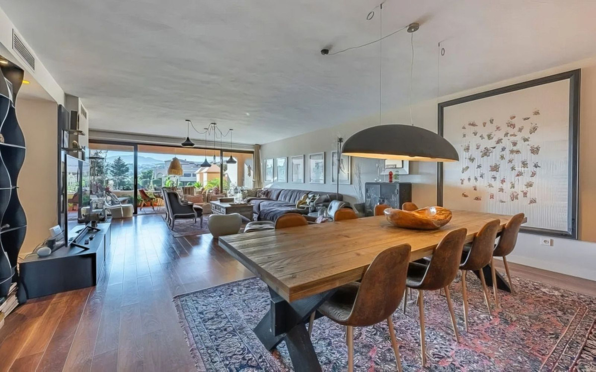Ático de 3 Dormitorios en venta en Atalaya, Estepona