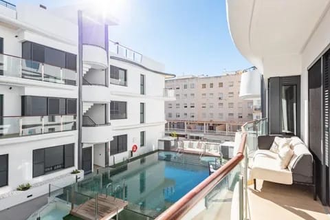 4 Bed - Apartment for Sale in La Alqueria, Estepona