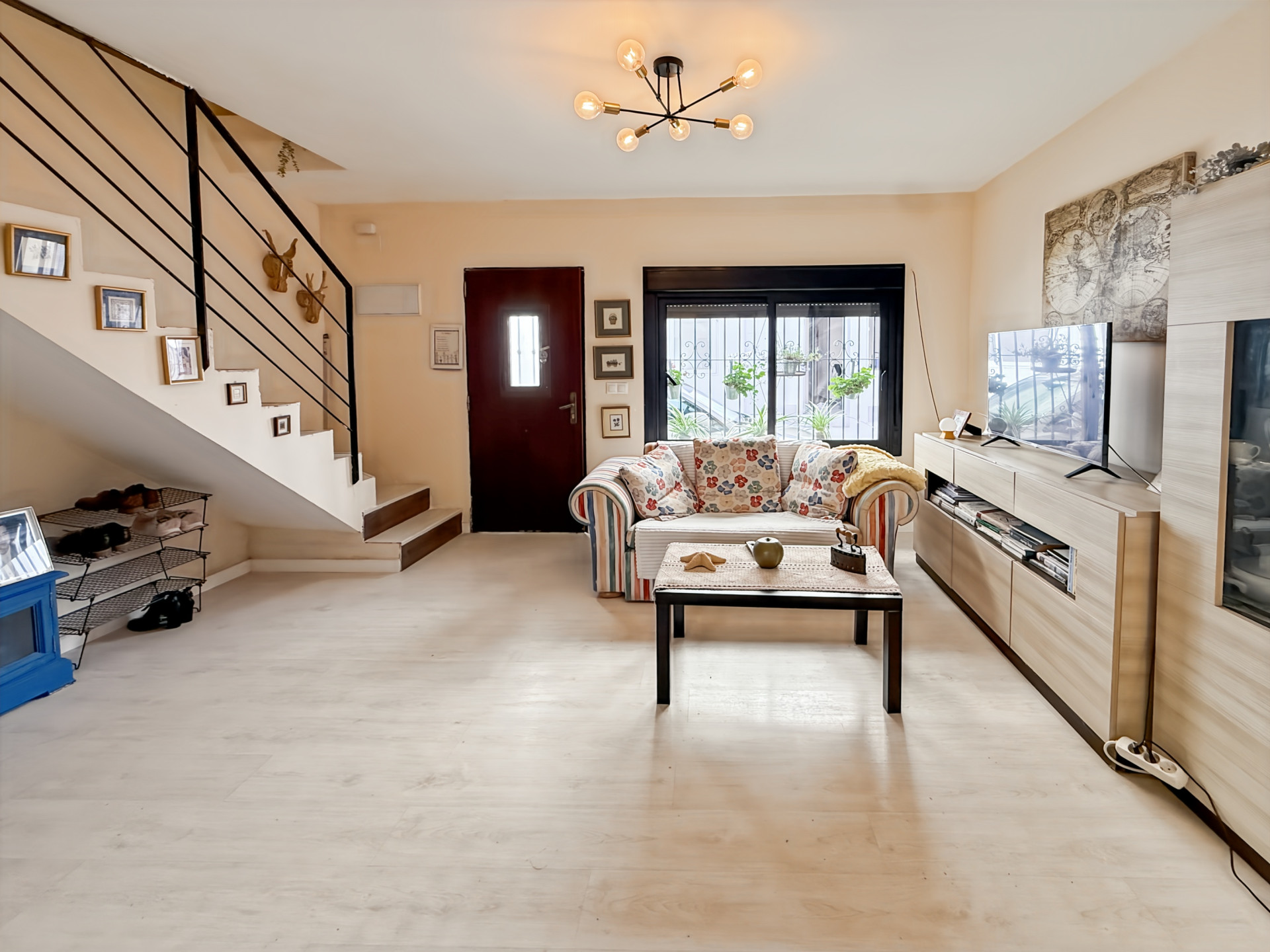 Casa Adosada de 3 Dormitorios en venta en Arroyo de la Miel, Benalmádena