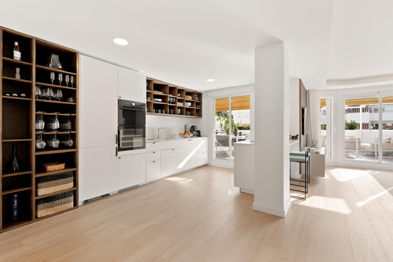 Piso de 4 Dormitorios y 4 Baños en venta en Nueva Andalucía, Marbella