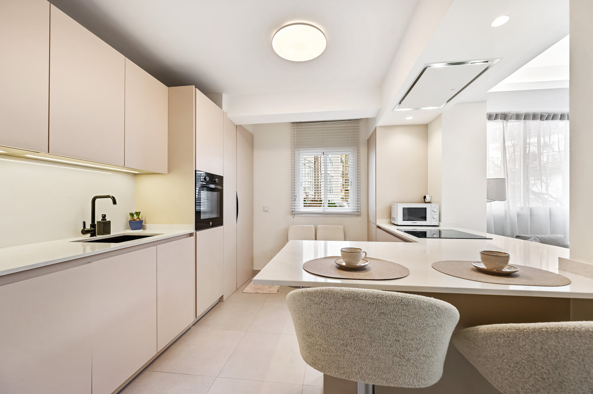 Piso de 2 Dormitorios y 1 Baño en venta en Marbella