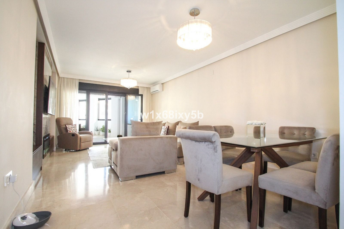 Piso de 2 Dormitorios y 2 Baños en venta en San Pedro de Alcántara