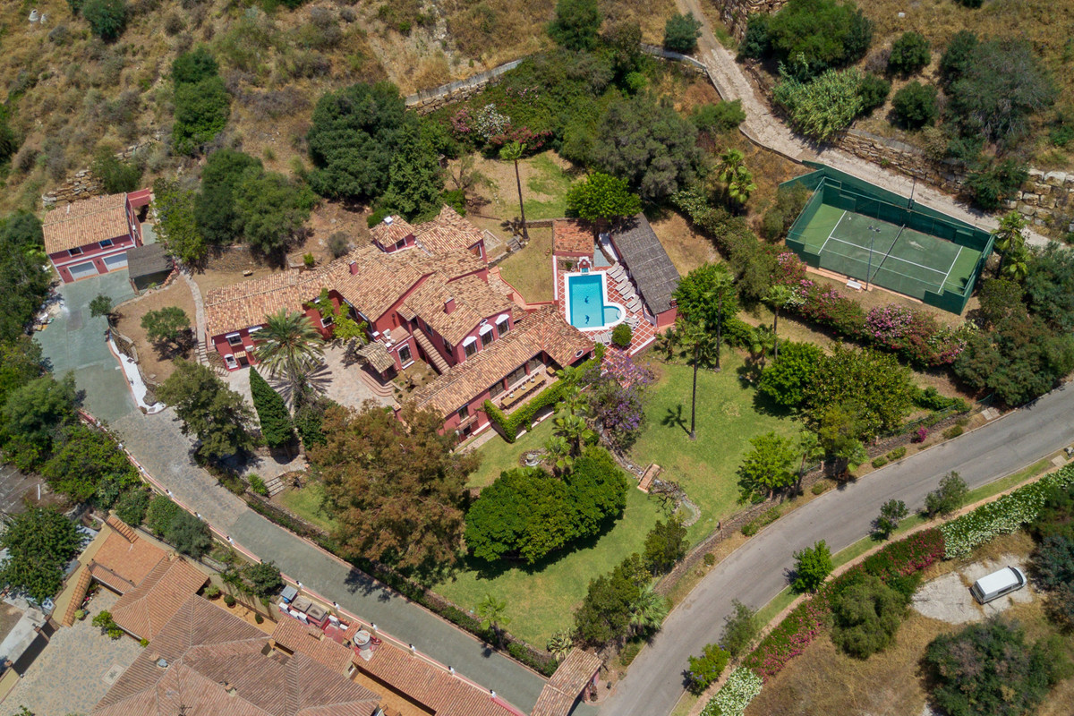 Casa de 12 Dormitorios y 10 Baños en venta en Benahavís
