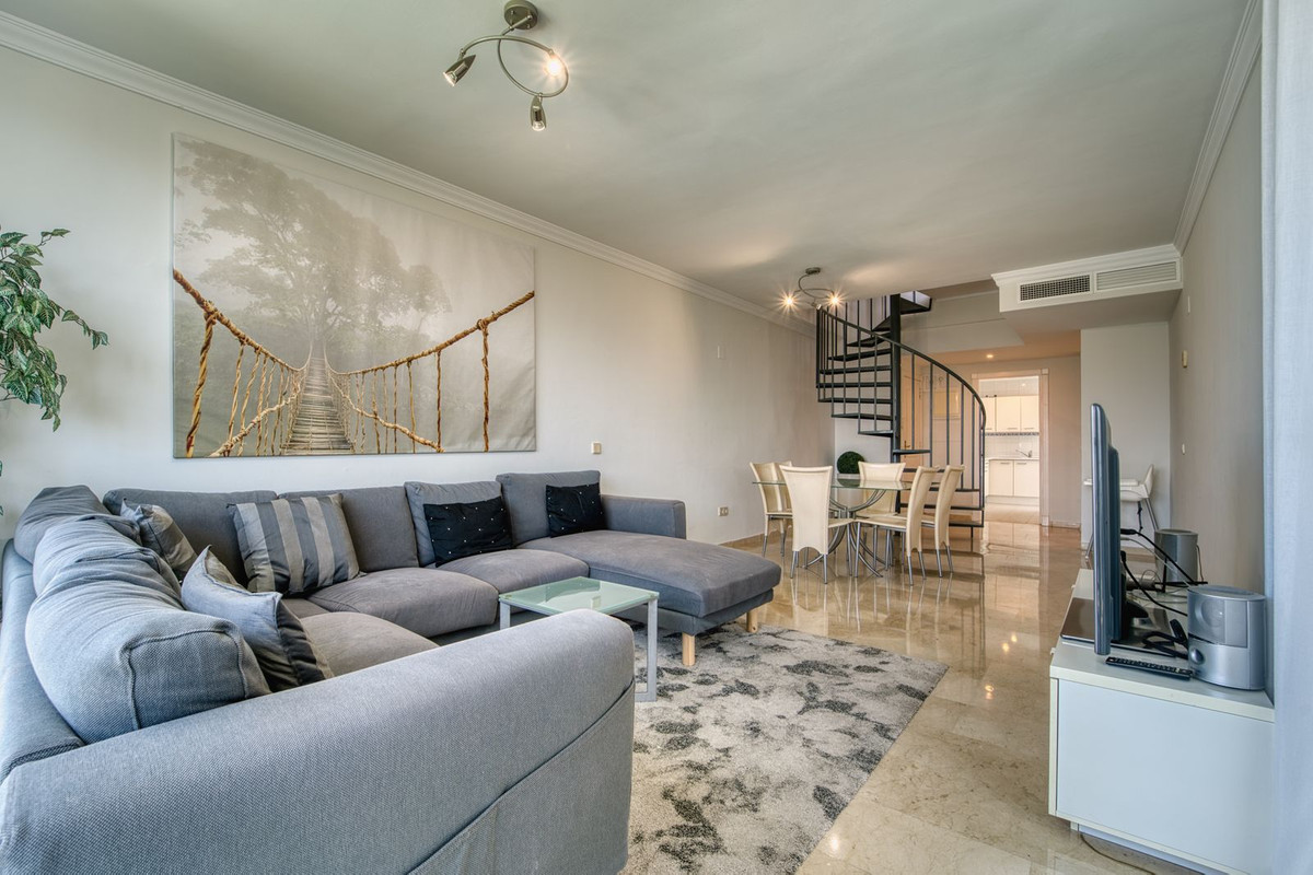 Ático de 4 Dormitorios y 4 Baños en venta en Puerto Banús