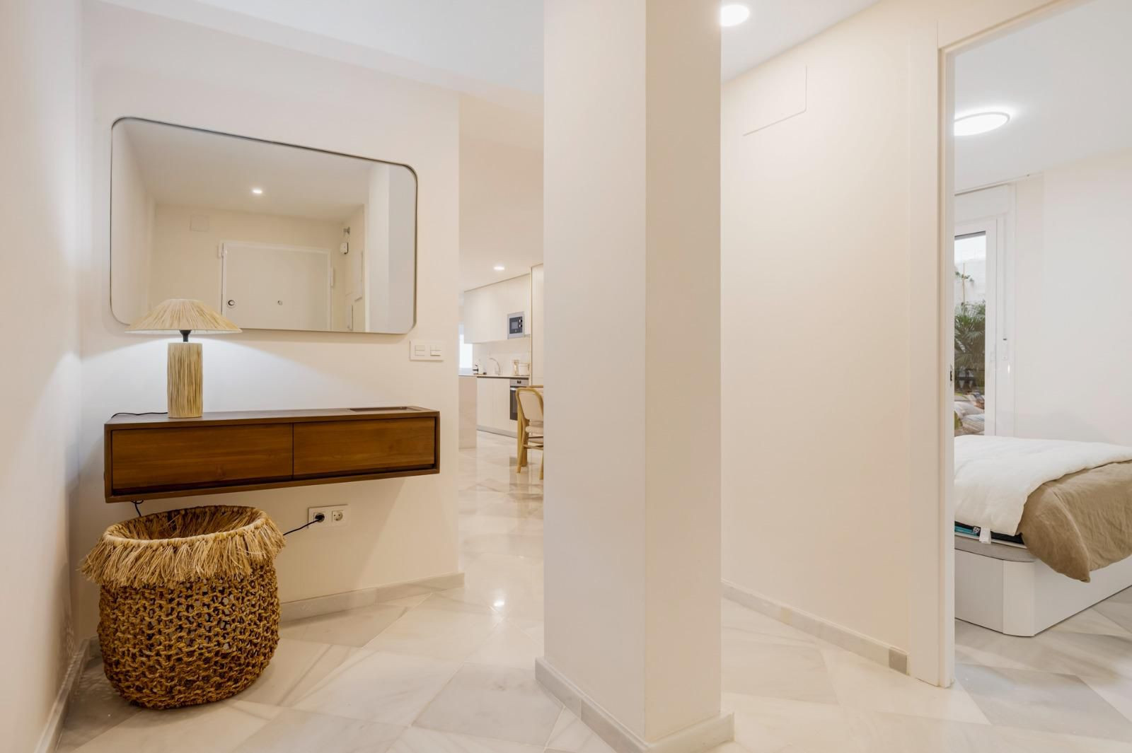 Piso de 3 Dormitorios y 2 Baños en venta en La Alqueria, Estepona