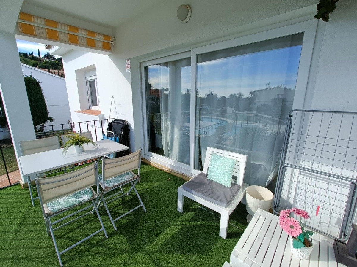 2 спални, 1 баня - Апартамент за продажба в Estepona