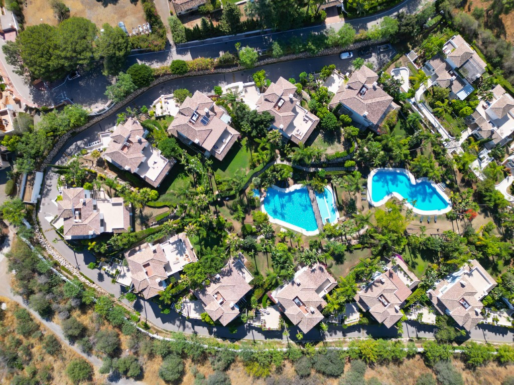 Casa de 5 Dormitorios y 4 Baños en venta en Milla de Oro, Marbella