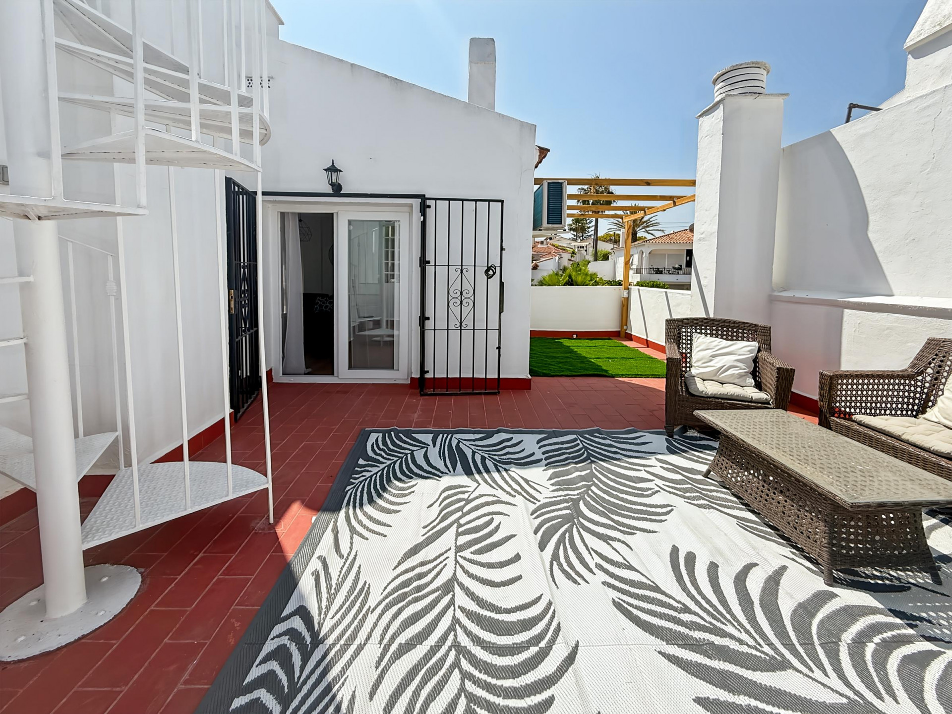 Ático de 3 Dormitorios y 1 Baño en venta en Elviria, Marbella