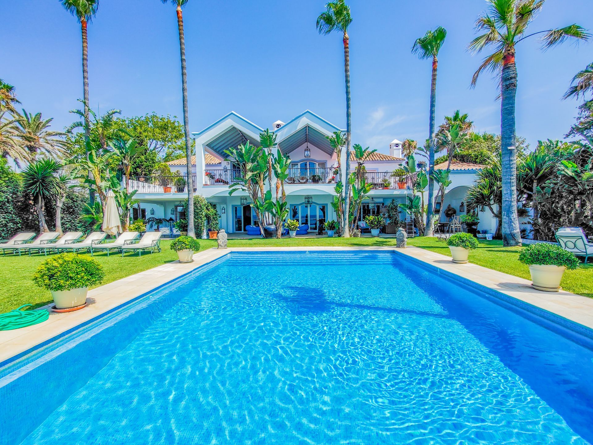 Casa de 7 Dormitorios y 8 Baños en venta en El Capitán, Benahavís