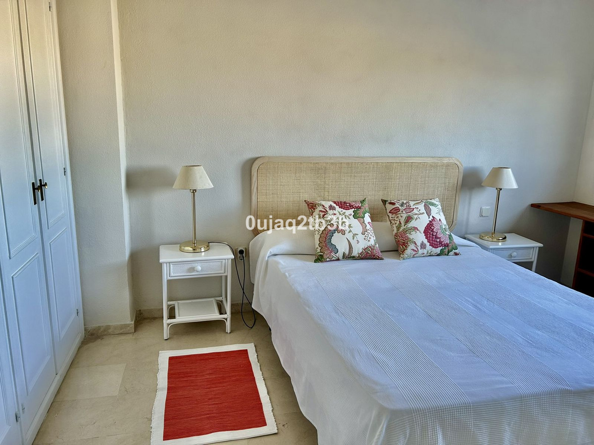 Piso de 1 Dormitorio en venta en Nueva Milla de Oro, Estepona