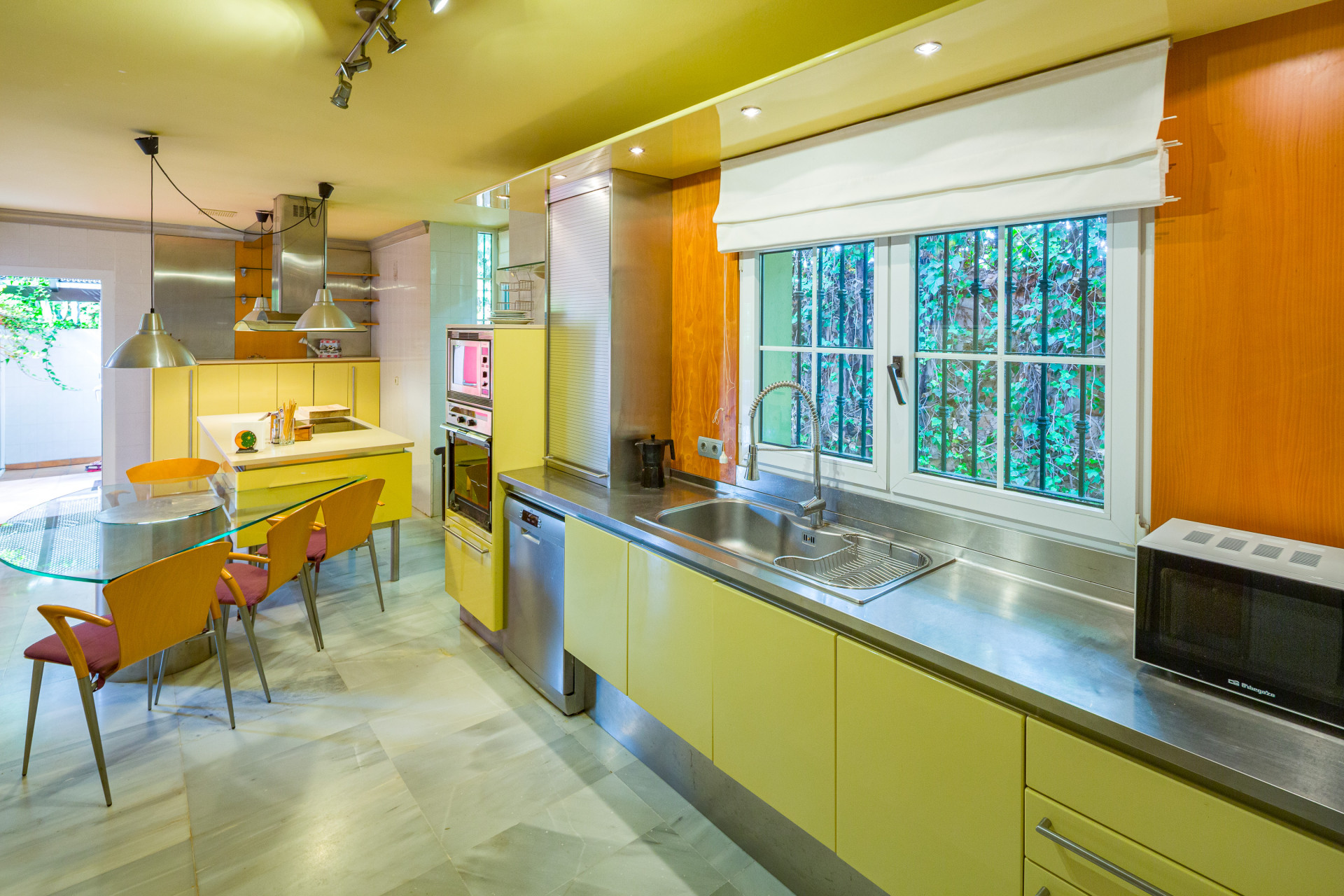 Casa de 6 Dormitorios y 4 Baños en venta en Marbella Centro