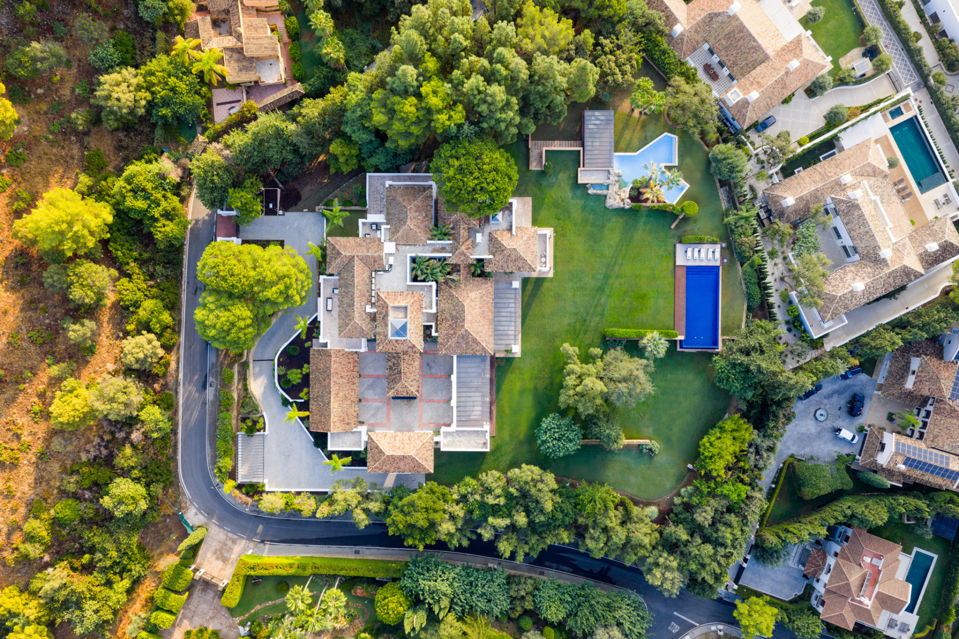 Casa de 6 Dormitorios y 3 Baños en venta en Milla de Oro, Marbella