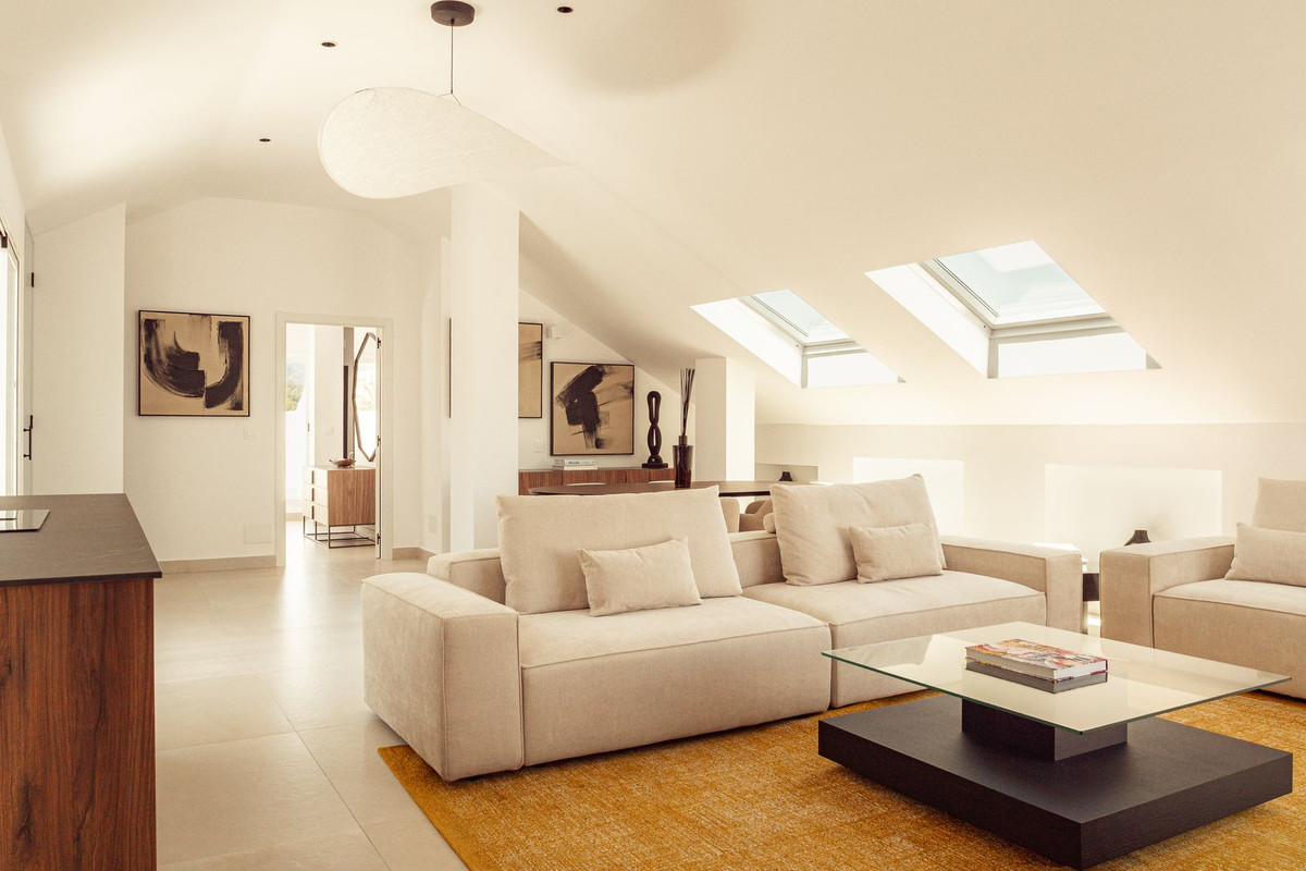 3 Bed, 3 Bath - Penthouse for Sale in Nueva Andalucia, Marbella