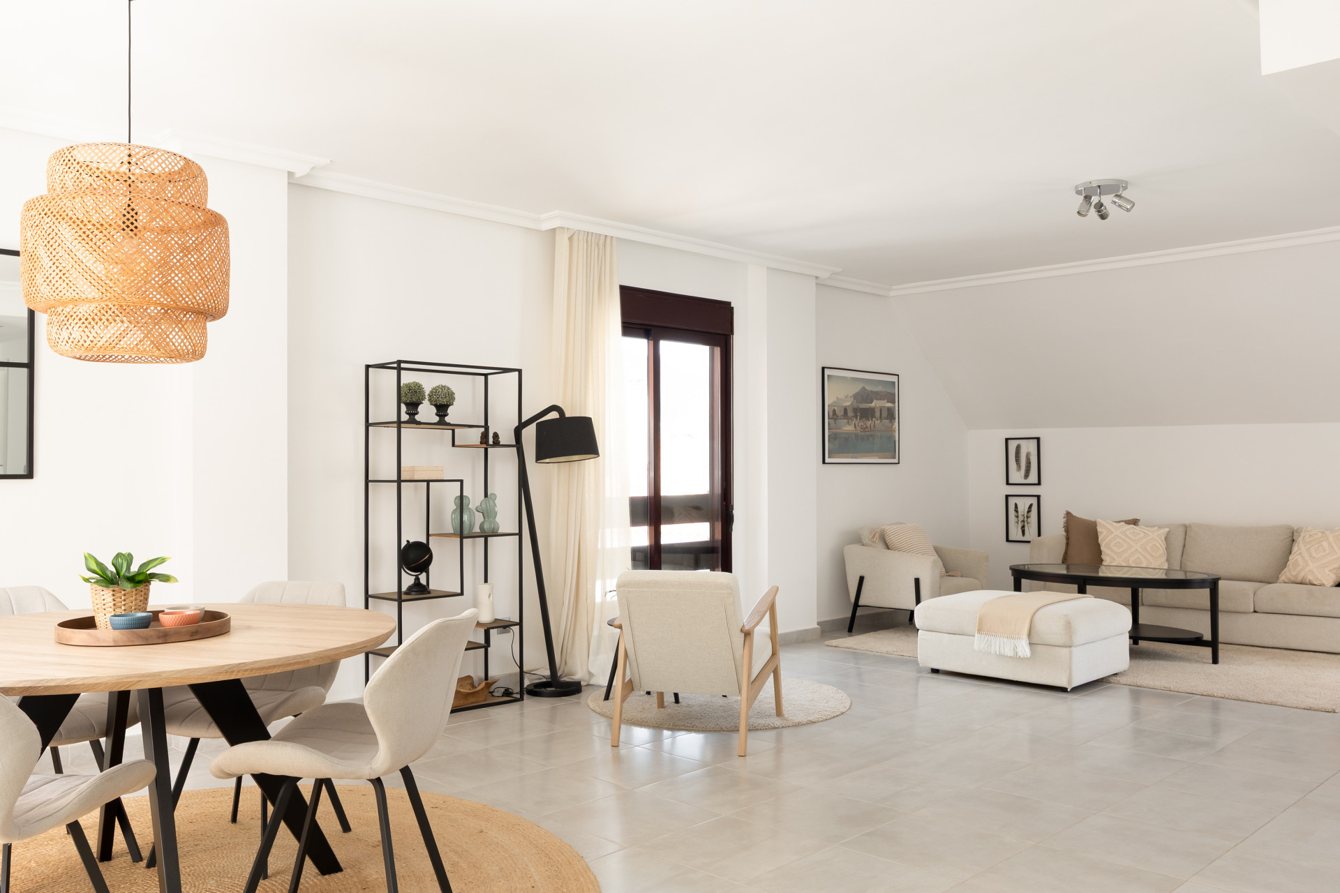 Ático de 4 Dormitorios y 2 Baños en venta en Nueva Andalucía, Marbella