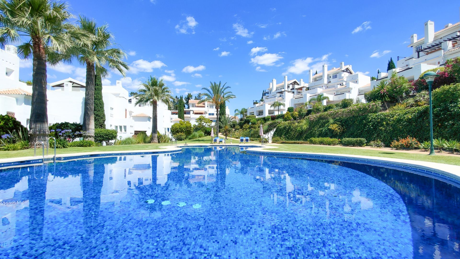 Piso de 3 Dormitorios en venta en Río Real, Marbella