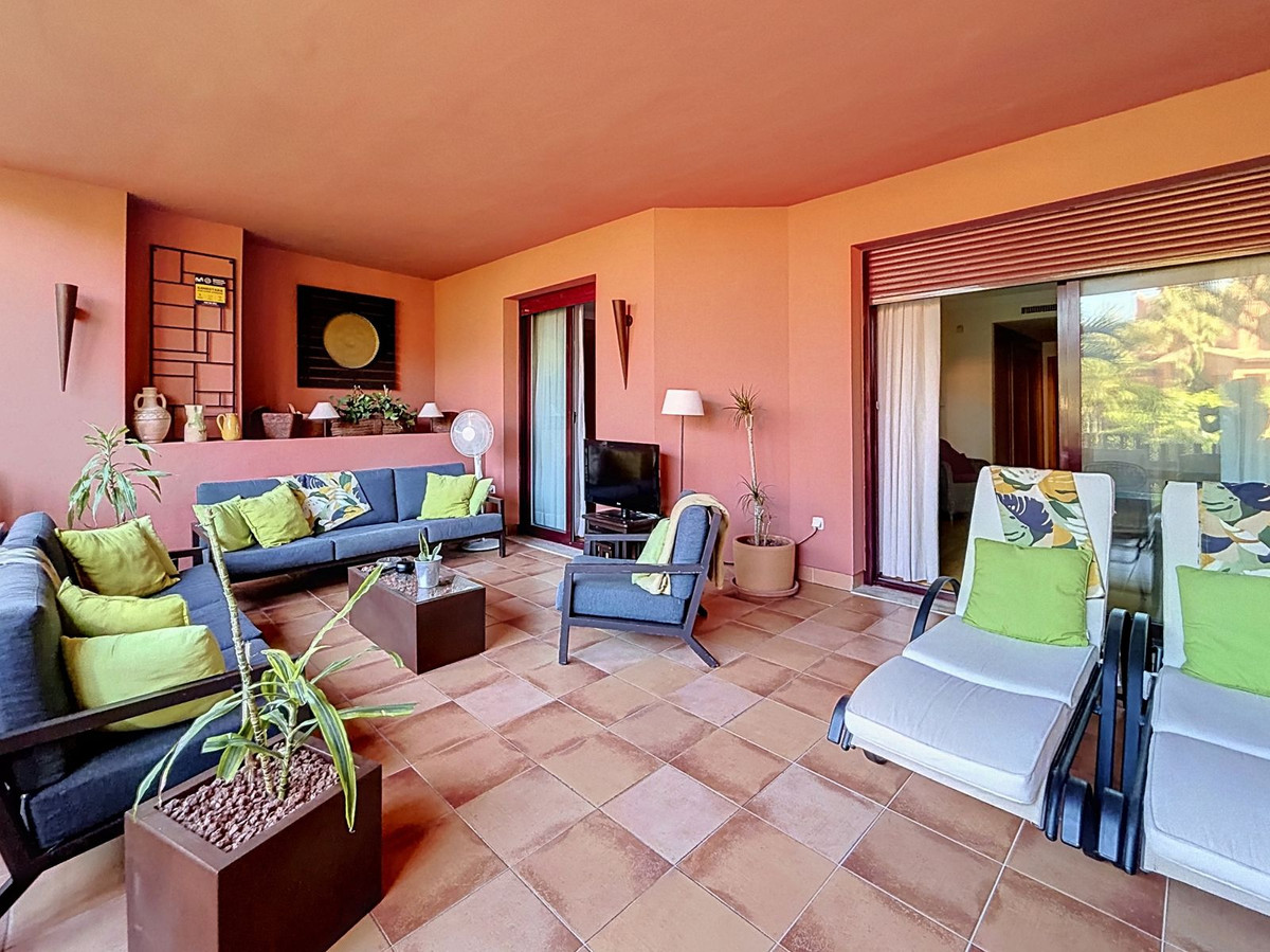 Piso de 4 Dormitorios y 3 Baños en venta en Cancelada, Estepona