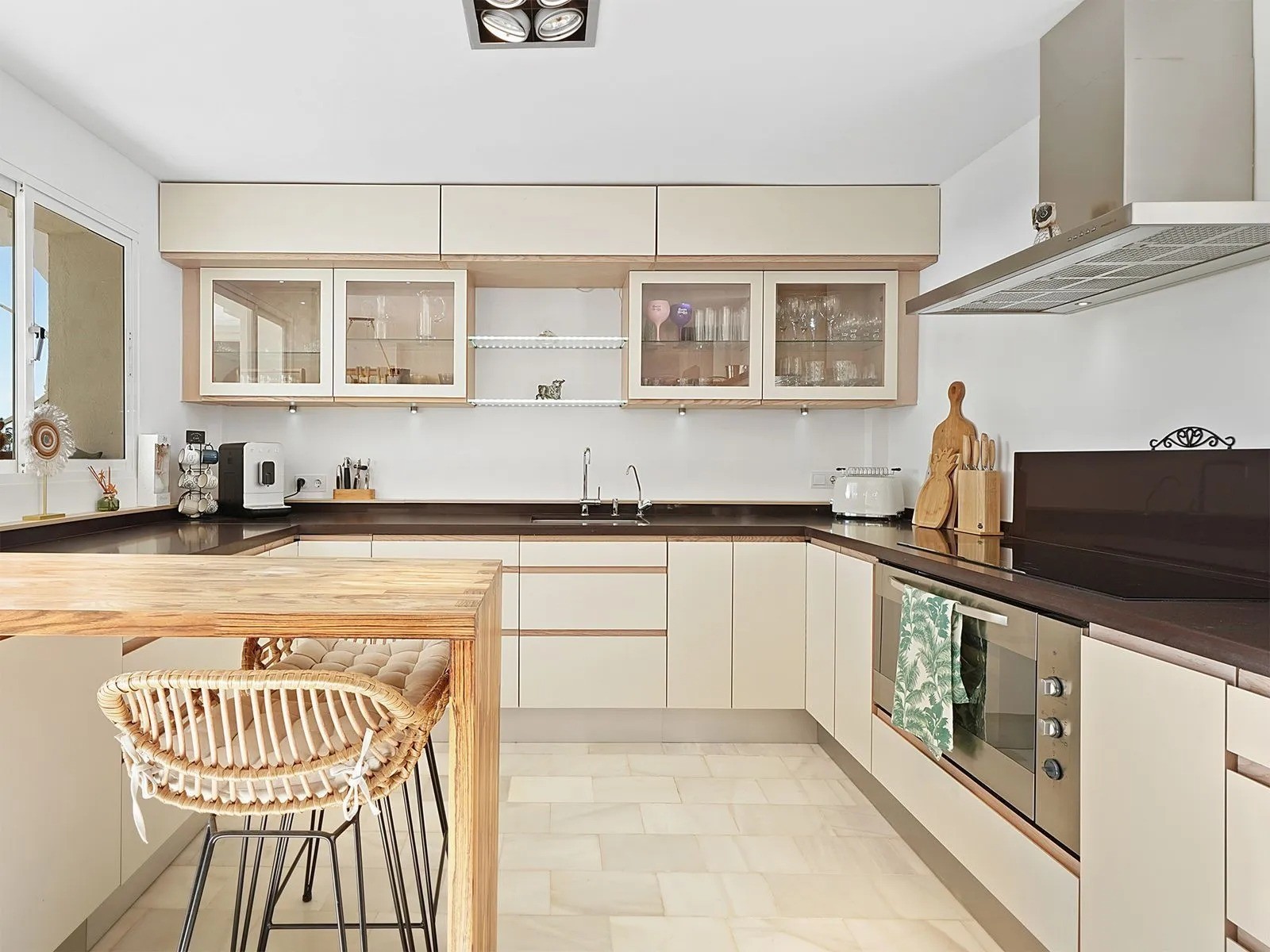 Piso de 2 Dormitorios y 2 Baños en venta en Cabopino, Marbella