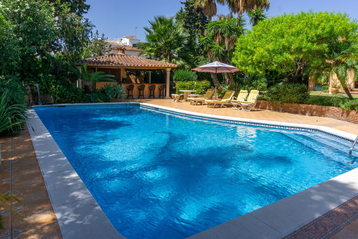 Casa de 6 Dormitorios en venta en El Paraíso