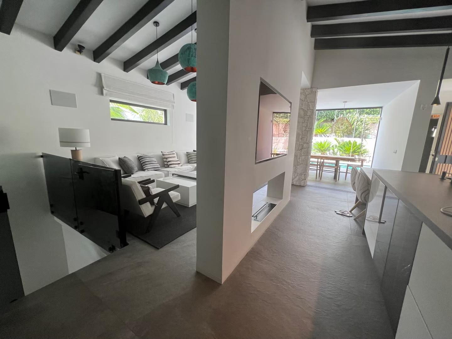 Casa de 5 Dormitorios en venta en El Rosario, Marbella