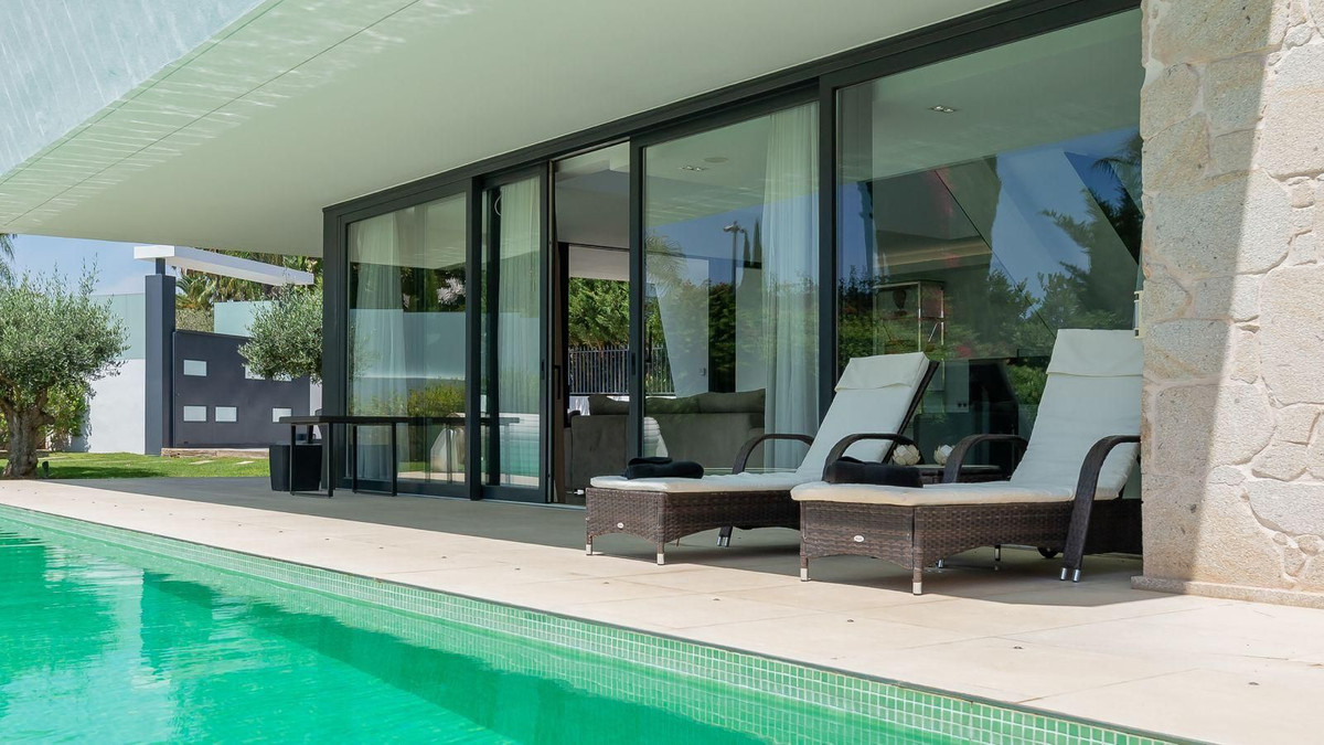 Casa de 5 Dormitorios en venta en Nueva Andalucía, Marbella