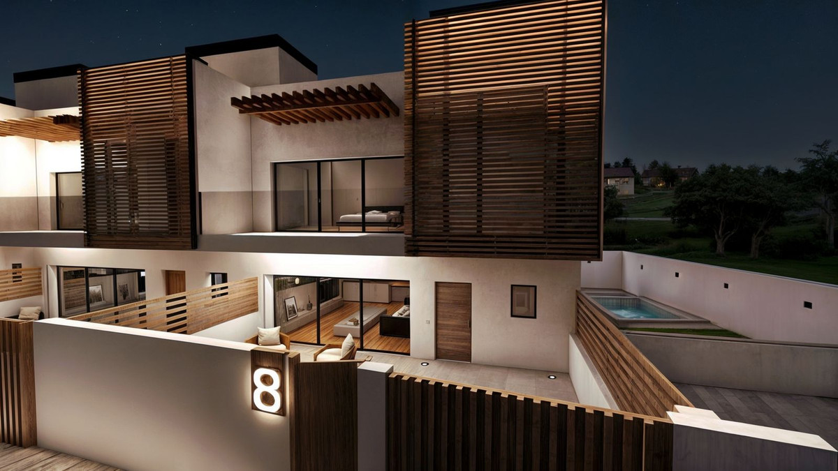 Casa Adosada de 3 Dormitorios y 3 Baños en venta en Estepona