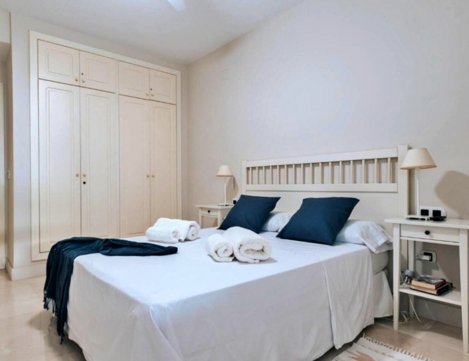 Piso de 2 Dormitorios y 2 Baños en alquiler en Marbella
