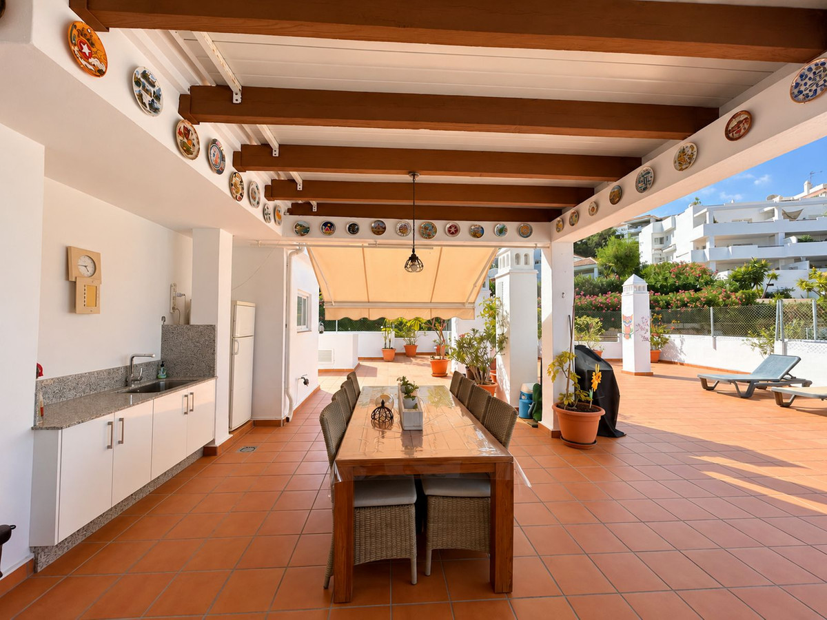 Ático de 3 Dormitorios y 3 Baños en venta en Estepona