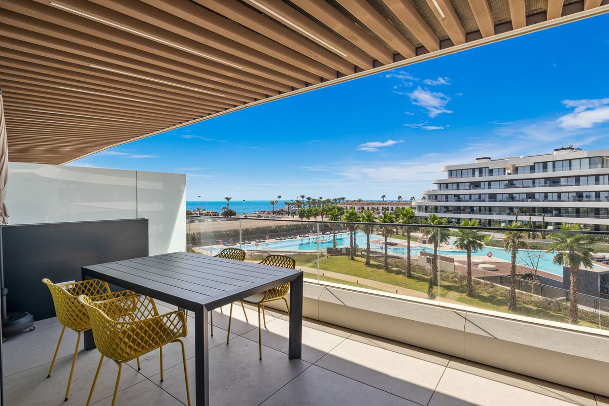 Piso de 2 Dormitorios y 2 Baños en venta en Torremolinos