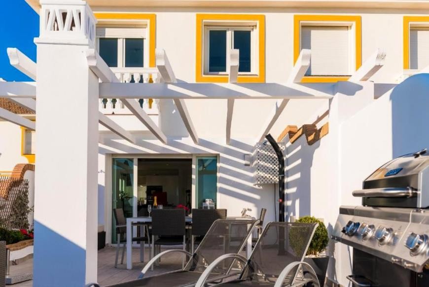 Ático de 2 Dormitorios en venta en Arroyo de la Miel, Benalmádena