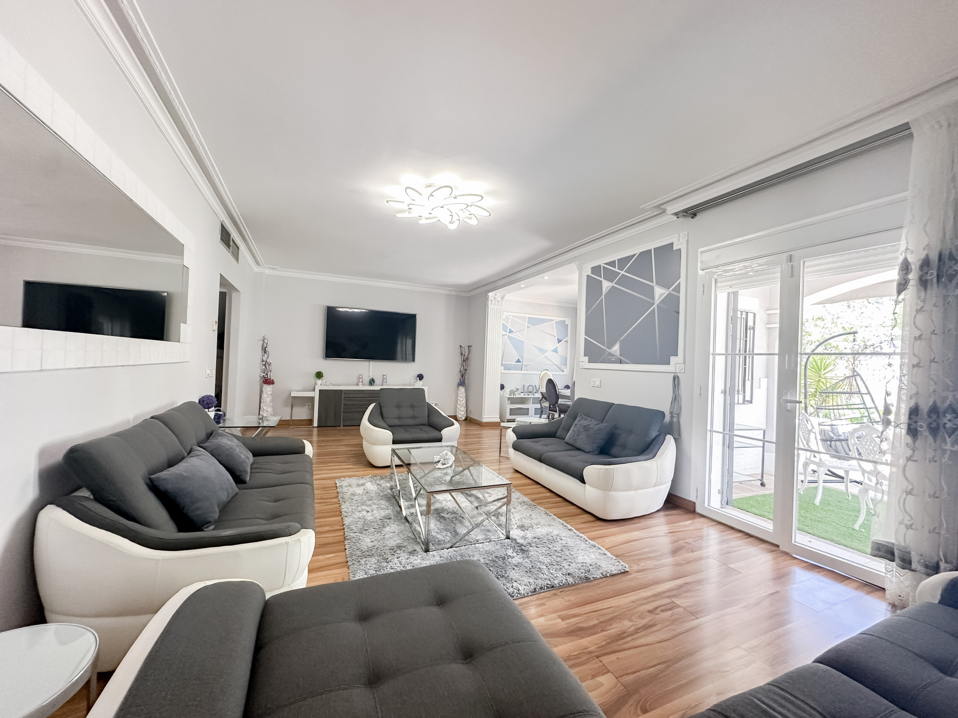 Casa de 5 Dormitorios en alquiler vacacional en Marbella