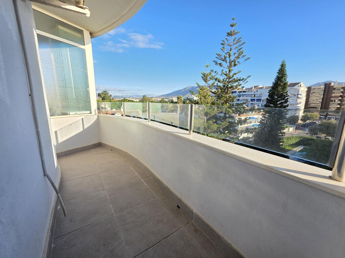 2 Bed, 1 Bath - Apartment for Sale in Fuengirola