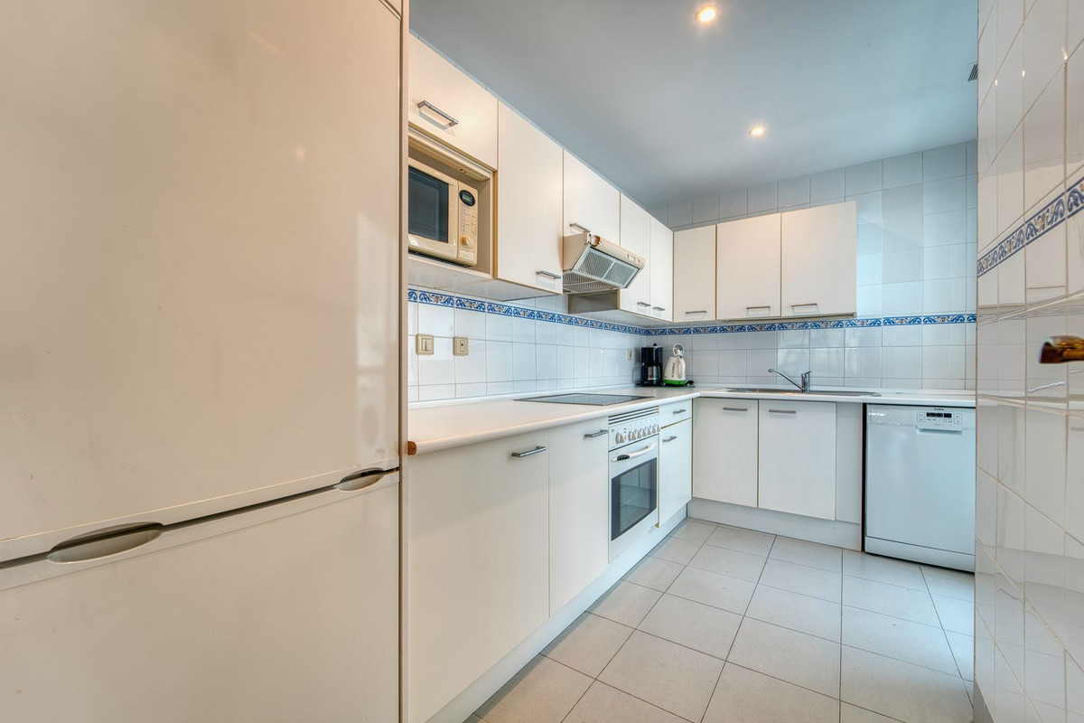 Ático de 4 Dormitorios y 4 Baños en venta en Puerto Banús