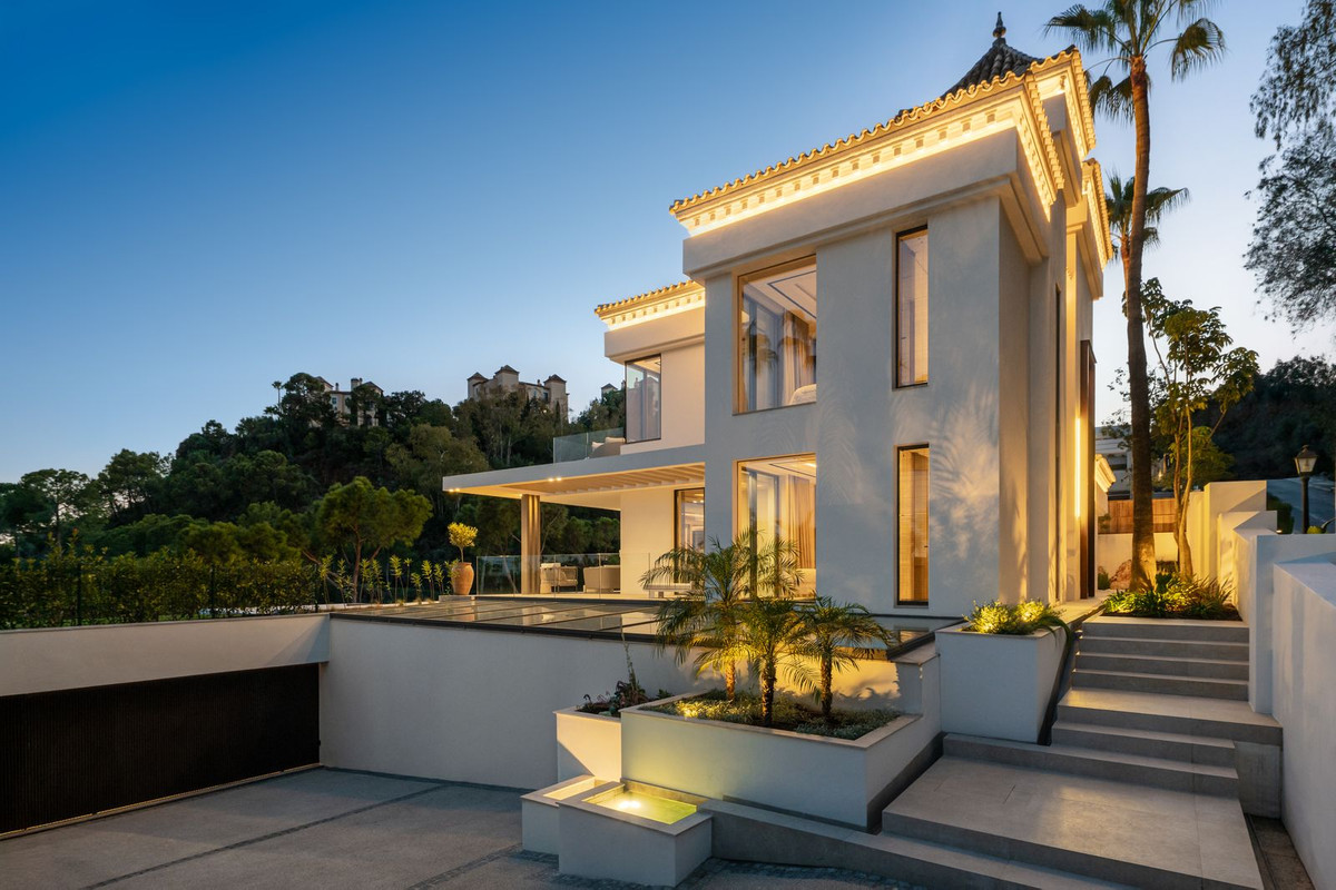 Casa de 6 Dormitorios y 7 Baños en venta en La Quinta, Benahavís