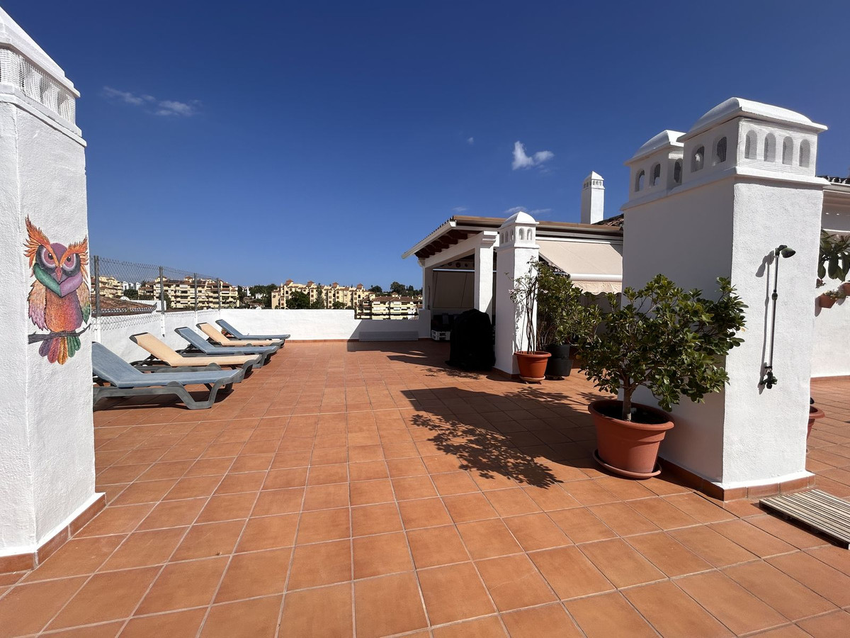 Ático de 3 Dormitorios y 3 Baños en venta en Estepona