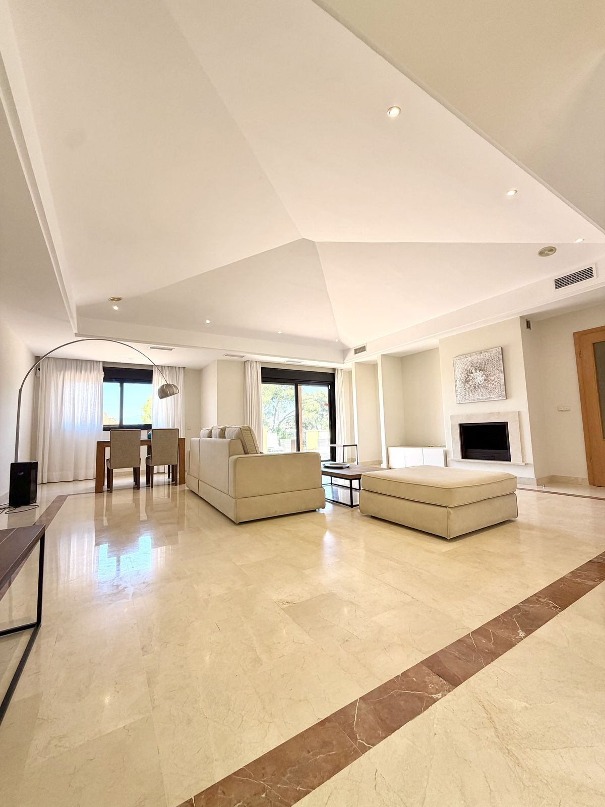 Piso de 2 Dormitorios en venta en Puerto Banús