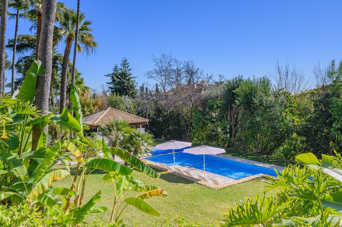 6 Bed - Country House for Sale in Marbella Golden Mile