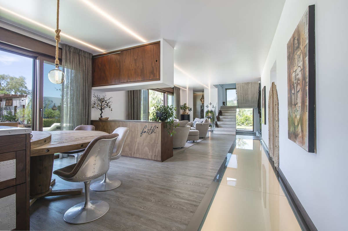 Casa de 6 Dormitorios y 8 Baños en venta en Benahavís