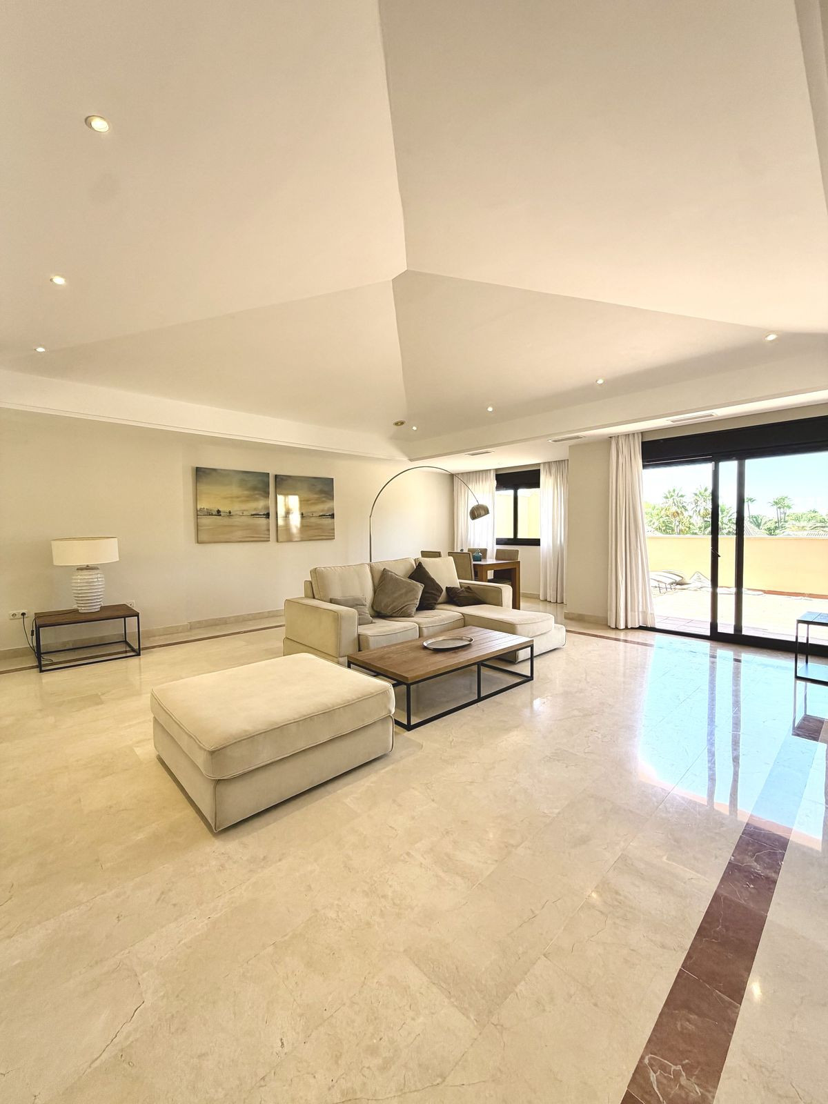 Piso de 2 Dormitorios en venta en Puerto Banús