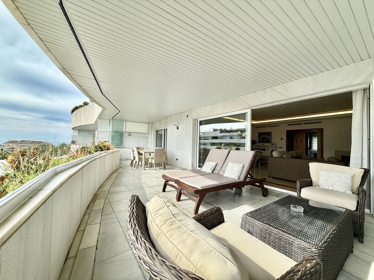 Piso de 2 Dormitorios y 2 Baños en venta en Puerto Banús