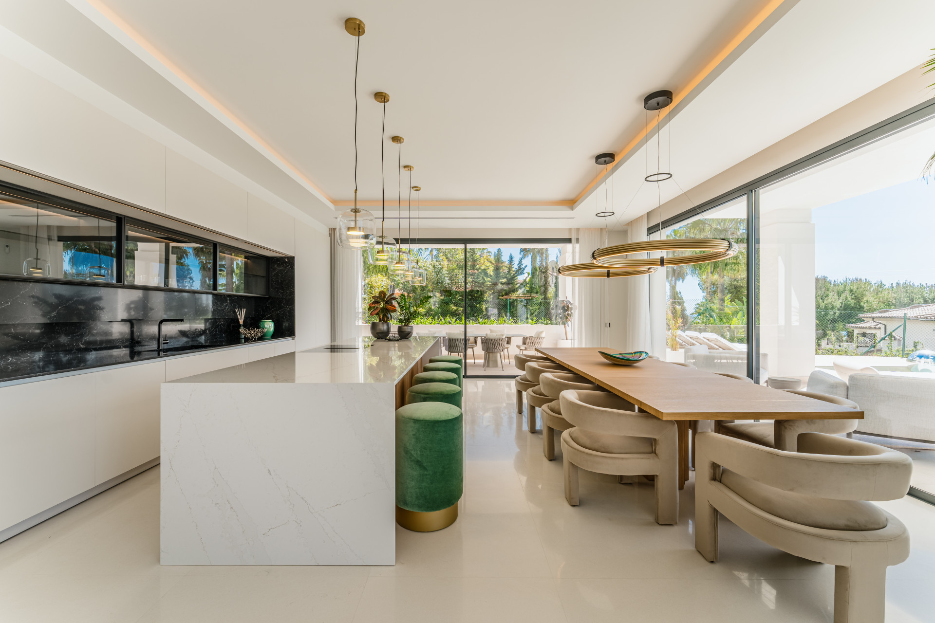 Casa de 6 Dormitorios en venta en Sierra Blanca, Marbella