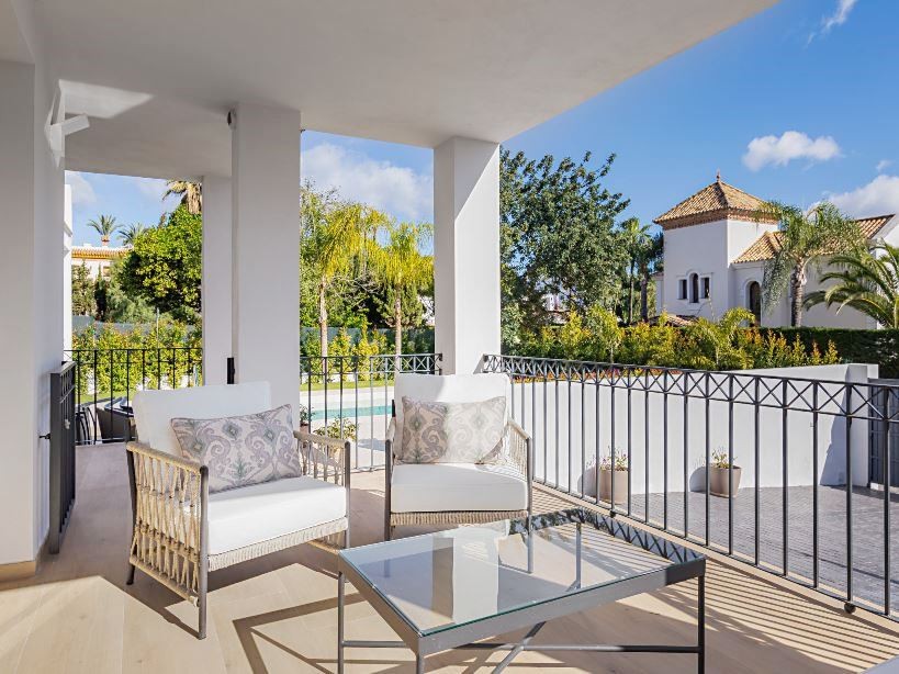 Casa de 3 Dormitorios y 2 Baños en venta en La Alqueria, Estepona