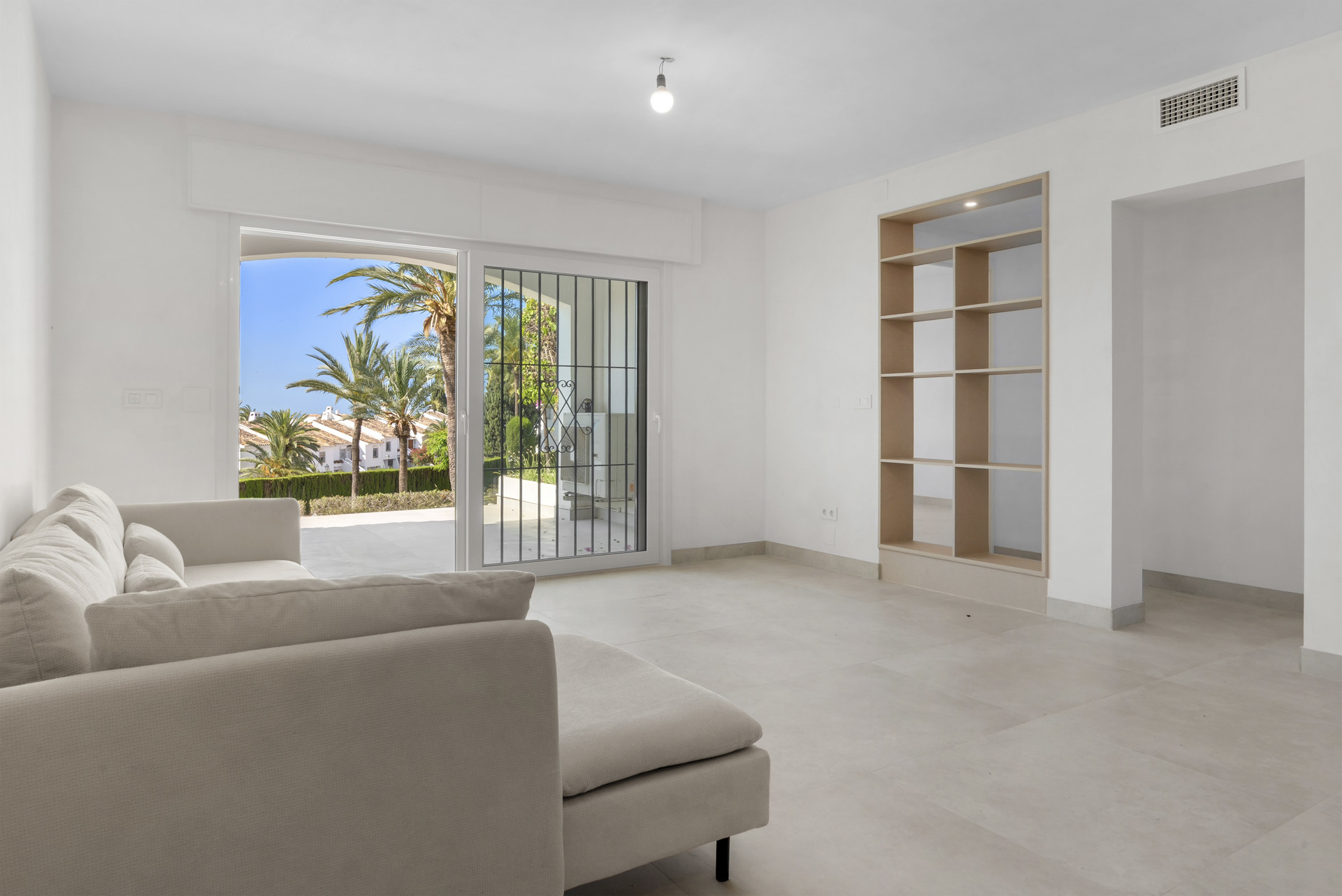 Piso de 3 Dormitorios y 3 Baños en venta en Nueva Andalucía, Marbella