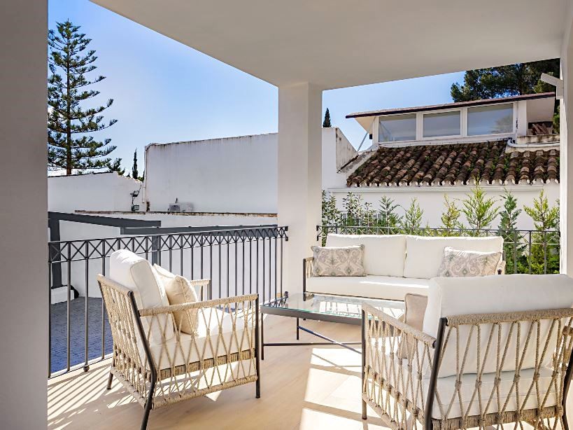 Casa de 3 Dormitorios y 2 Baños en venta en La Alqueria, Estepona