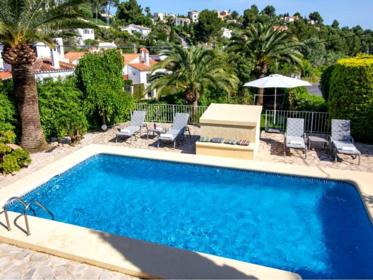 Casa Adosada de 2 Dormitorios y 2 Baños en venta en Monte Pego, Dénia