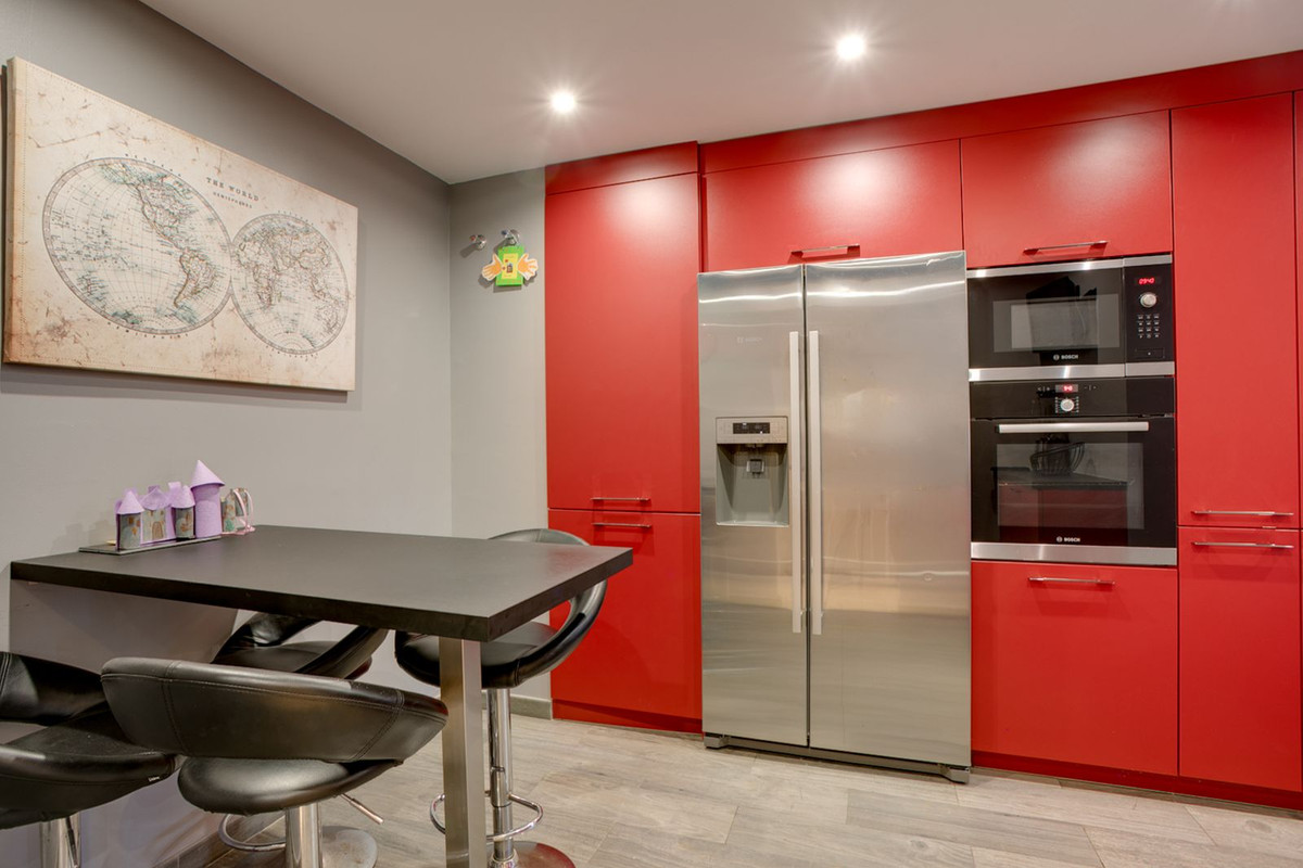 Casa Adosada de 5 Dormitorios y 4 Baños en venta en Bel-Air