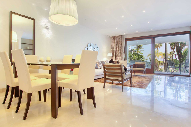 Casa Adosada de 3 Dormitorios y 3 Baños en venta en Benahavís Pueblo