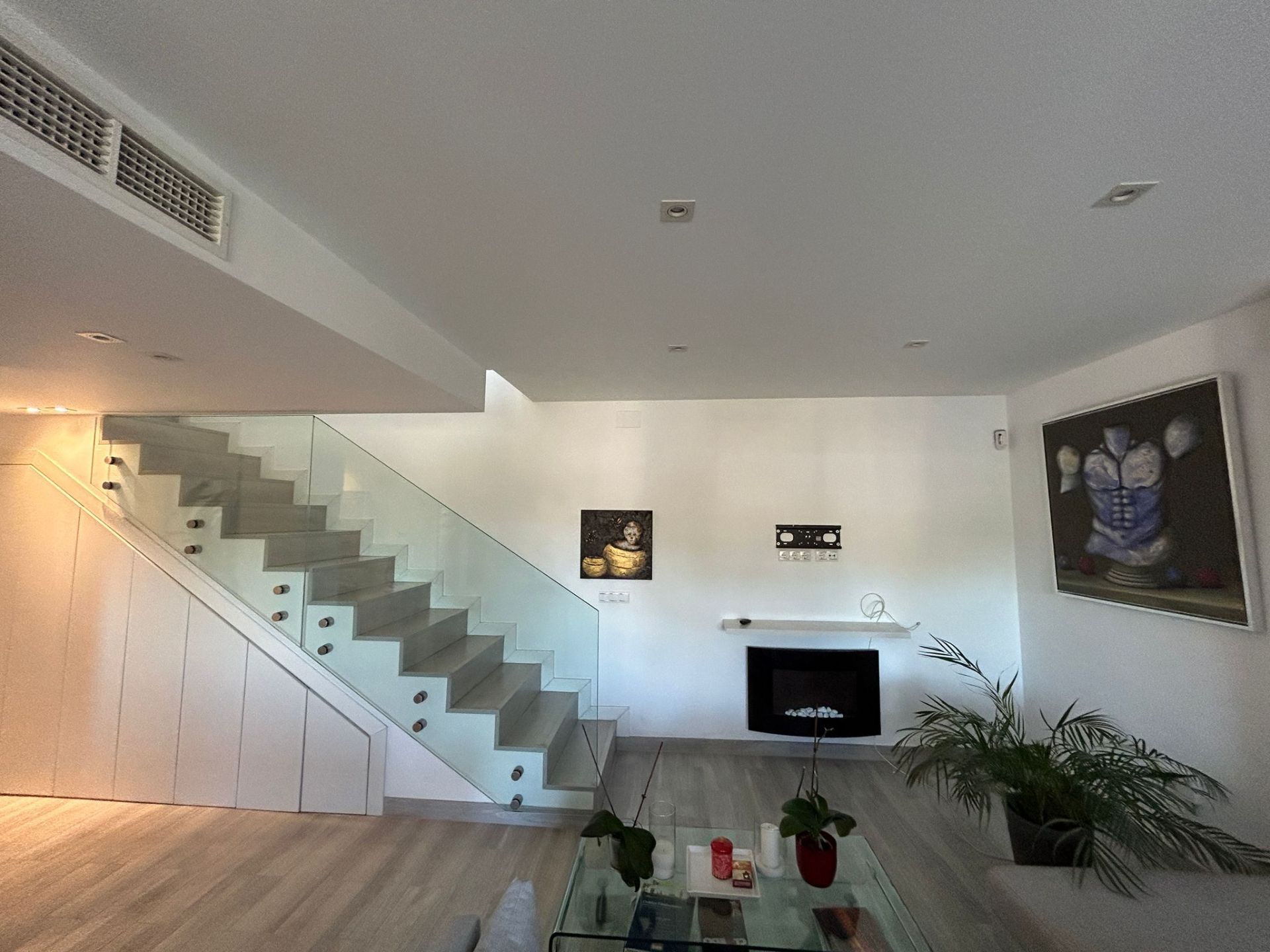 3 Bed, 2 Bath - Penthouse for Sale in Marbella Golden Mile