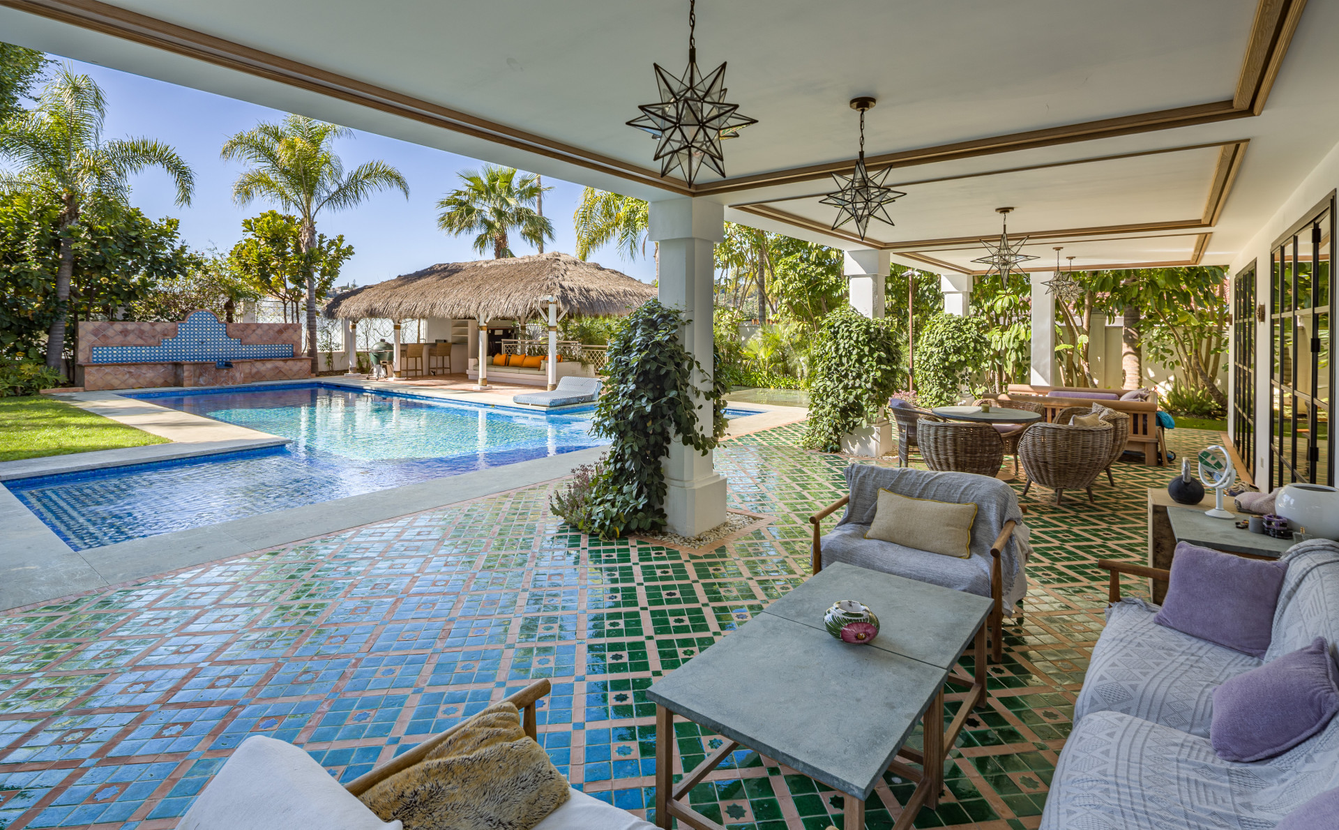 Casa de 5 Dormitorios en venta en Nueva Andalucía, Marbella