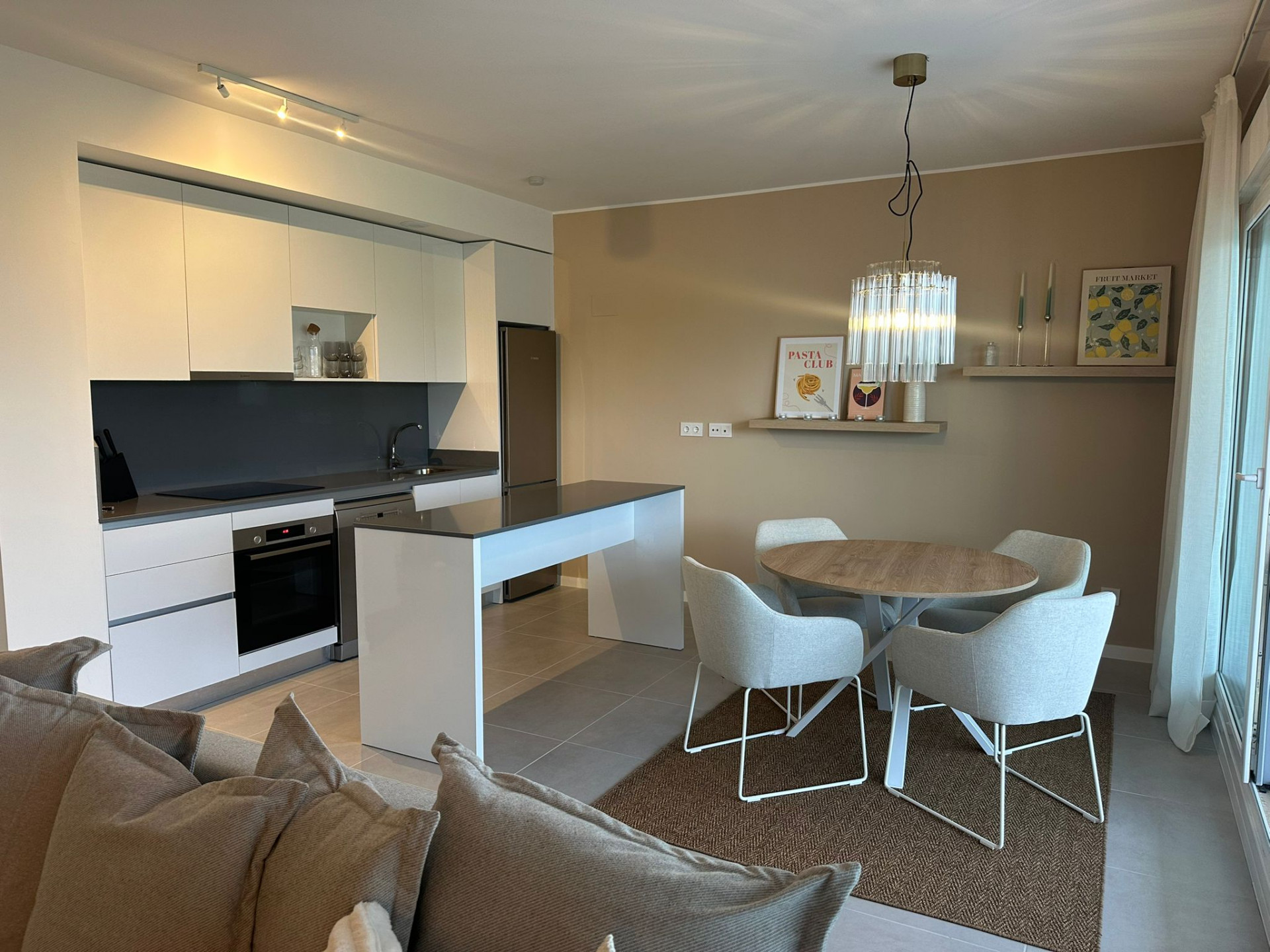 Piso de 2 Dormitorios y 2 Baños en venta en Cancelada, Estepona