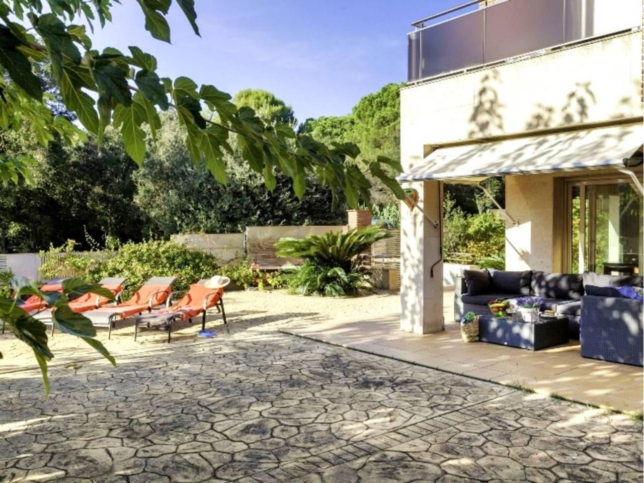 Casa Adosada de 4 Dormitorios y 3 Baños en venta en Lloret de Mar